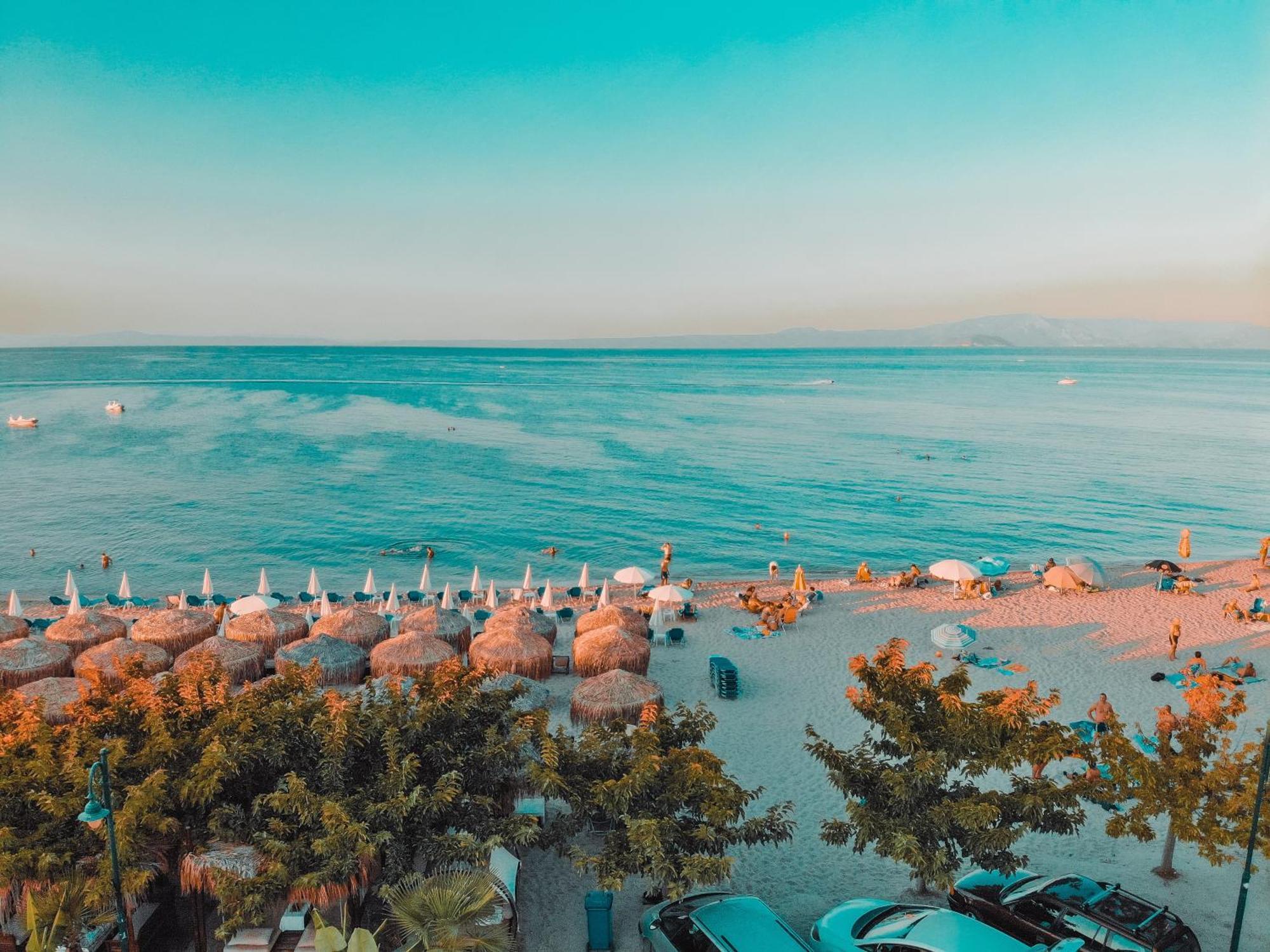 Aleksia Seaside Deluxe Apartment Pefkochori Exteriör bild